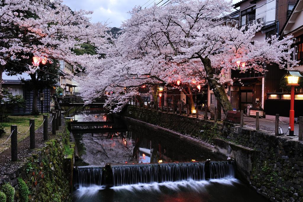 Готель Kinosaki Yamamotoya Тойоока Екстер'єр фото